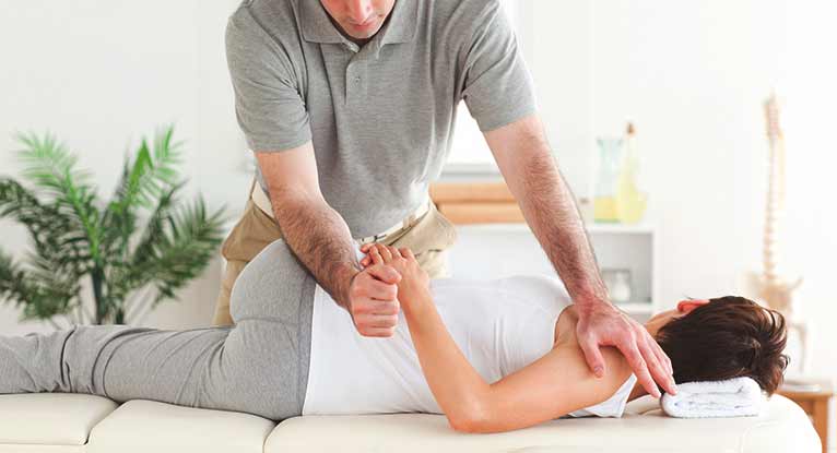 Overcome Back and Body pains naturally with a chiropractor